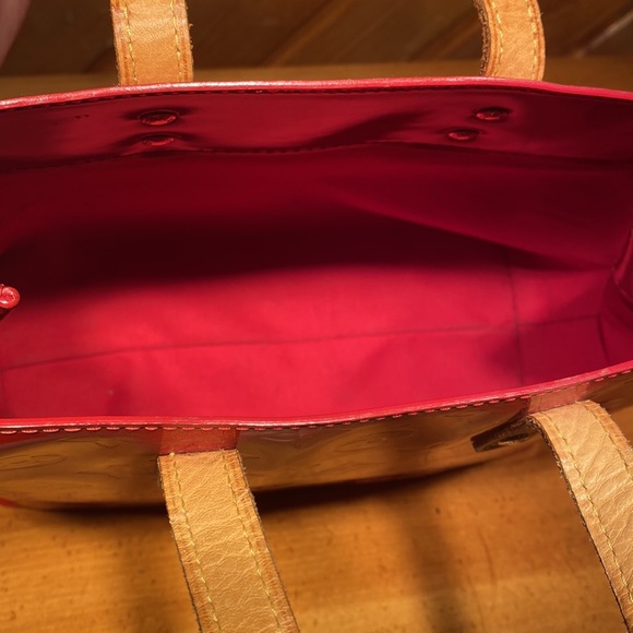 LV Vernis Red Reade PM Tote - Picture 8 of 14